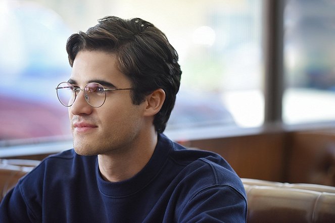 American Crime Story - House by the Lake - Photos - Darren Criss