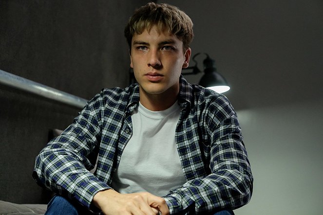 American Crime Story - House by the Lake - Filmfotók - Cody Fern