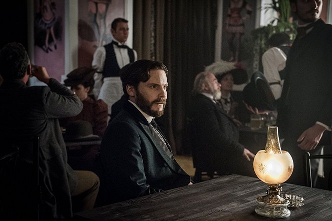 The Alienist - These Bloody Thoughts - Photos - Daniel Brühl