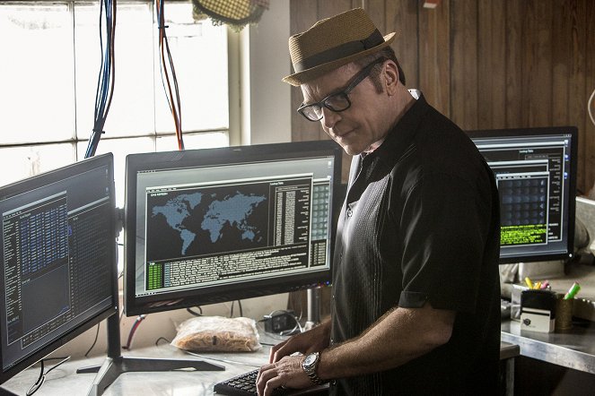 NCIS: New Orleans - Return of the King - Photos - Tom Arnold