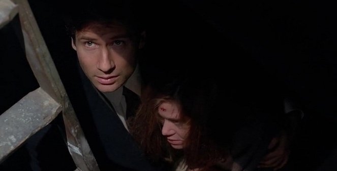 The X-Files - Oubliette - Van film - David Duchovny, Tracey Ellis