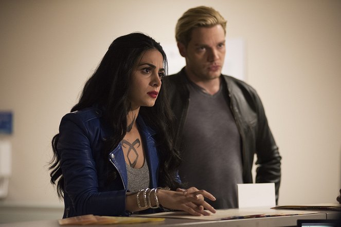 Shadowhunters: The Mortal Instruments - On Infernal Ground - Photos - Emeraude Toubia