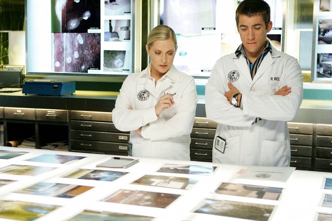 CSI: Miami helyszínelők - Season 4 - A visszavágó - Filmfotók - Emily Procter, Jonathan Togo