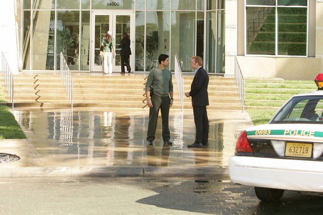 CSI: Miami - Season 4 - Silencer - Photos - Adam Rodriguez, David Caruso