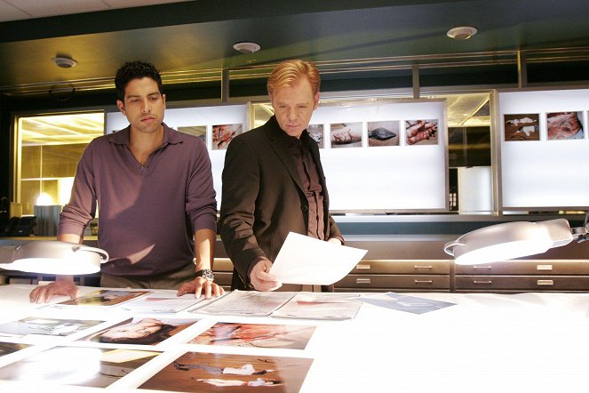 CSI: Miami - Season 4 - Skeletons - Photos - Adam Rodriguez, David Caruso