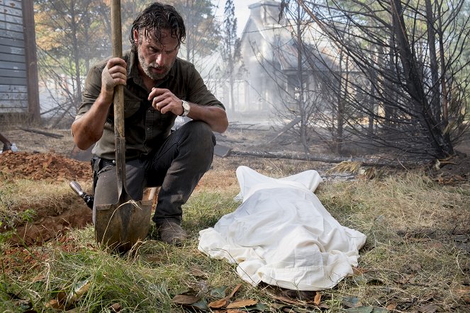 The Walking Dead - Honor - Photos - Andrew Lincoln
