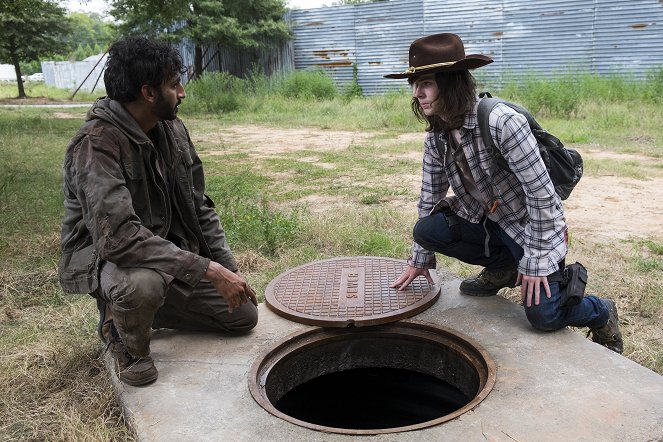 The Walking Dead - Season 8 - Tisztelet - Filmfotók - Avi Nash, Chandler Riggs