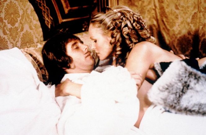 The 5th Musketeer - Photos - Beau Bridges, Ursula Andress