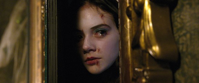 Ghostland – A rettegés háza - Filmfotók - Emilia Jones