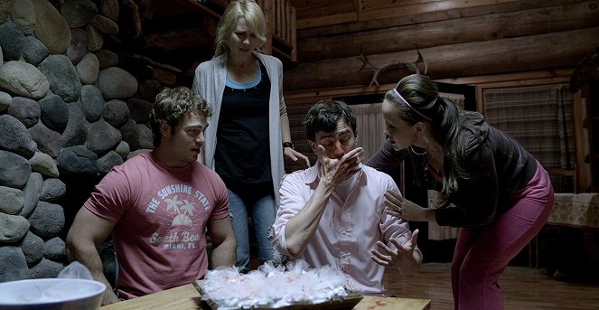 Um Pouco Zombie - Do filme - Shawn Roberts, Kristen Hager, Kristopher Turner, Crystal Lowe