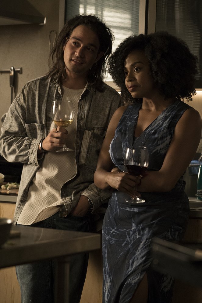 Here and Now - If a Deer Sh*ts in the Woods - Photos - Daniel Zovatto, Jerrika Hinton