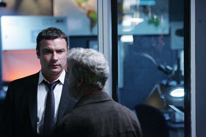 Les Experts - Law of Gravity - Film - Liev Schreiber