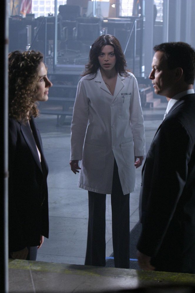 CSI: New York - Weißer Tod - Filmfotos - Melina Kanakaredes, Vanessa Ferlito, Gary Sinise