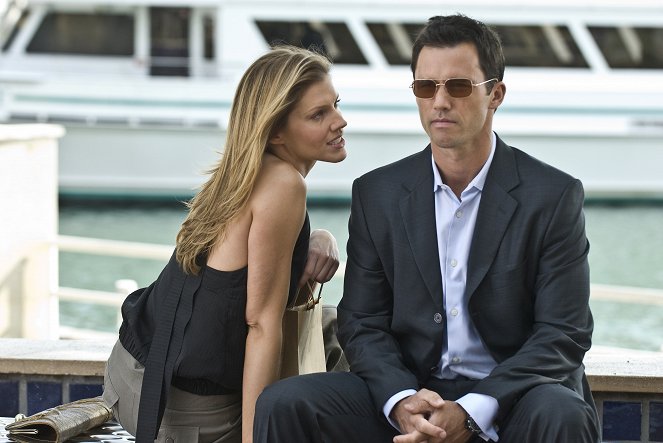 Minden lében négy kanál - Hamis a kártya - Filmfotók - Tricia Helfer, Jeffrey Donovan