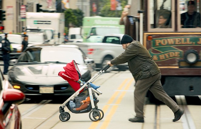 Das etruskische Lächeln - Filmfotos - Brian Cox