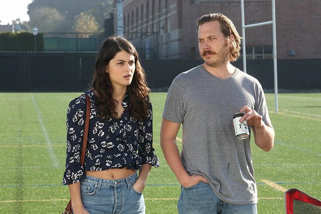 The Mick - Der Saft - Filmfotos - Sofia Black-D'Elia, Scott MacArthur