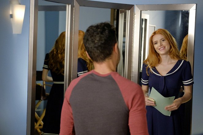 Famous in Love - Found in Translation - Van film - Bella Thorne