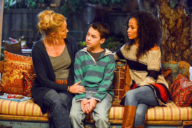 The Fosters - House and Home - Film - Teri Polo, Hayden Byerly, Sherri Saum