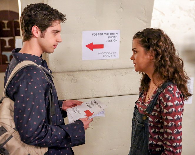 The Fosters - Kids in the Hall - Photos - David Lambert, Maia Mitchell