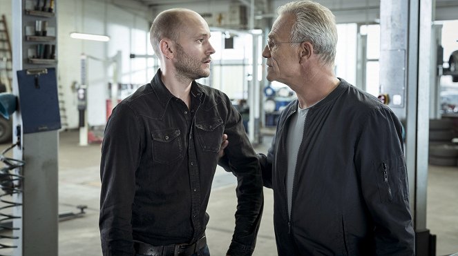 Tatort - Mitgehangen - De la película - Moritz Grove, Klaus J. Behrendt