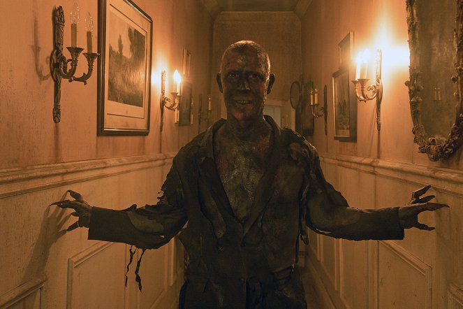 The Exorcist - Chapter Ten: Three Rooms - De la película
