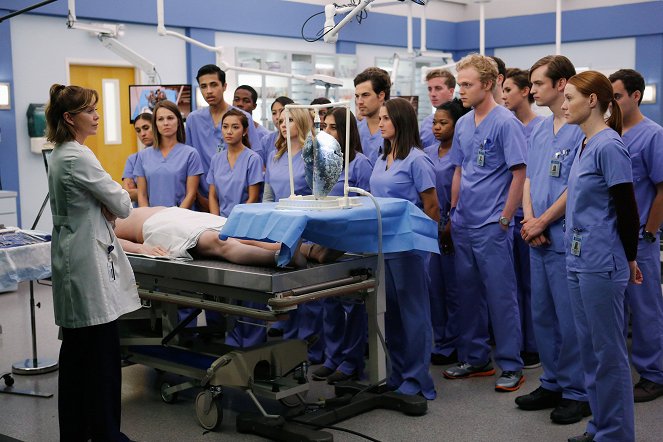 Grey's Anatomy - The Me Nobody Knows - Photos - Ellen Pompeo, Giacomo Gianniotti, Joe Adler, Samantha Sloyan