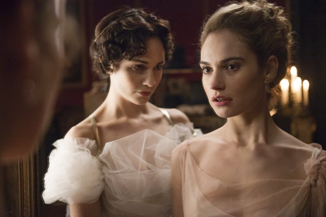 War and Peace - Episode 5 - Van film - Lily James