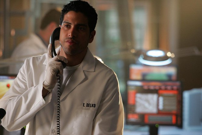 CSI: Miami helyszínelők - Season 4 - Kutyaszorítóban - Filmfotók - Jonathan Togo