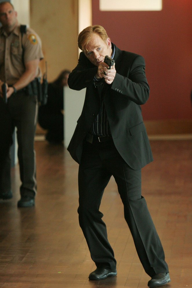 CSI: Miami helyszínelők - Season 4 - Kutyaszorítóban - Filmfotók - David Caruso