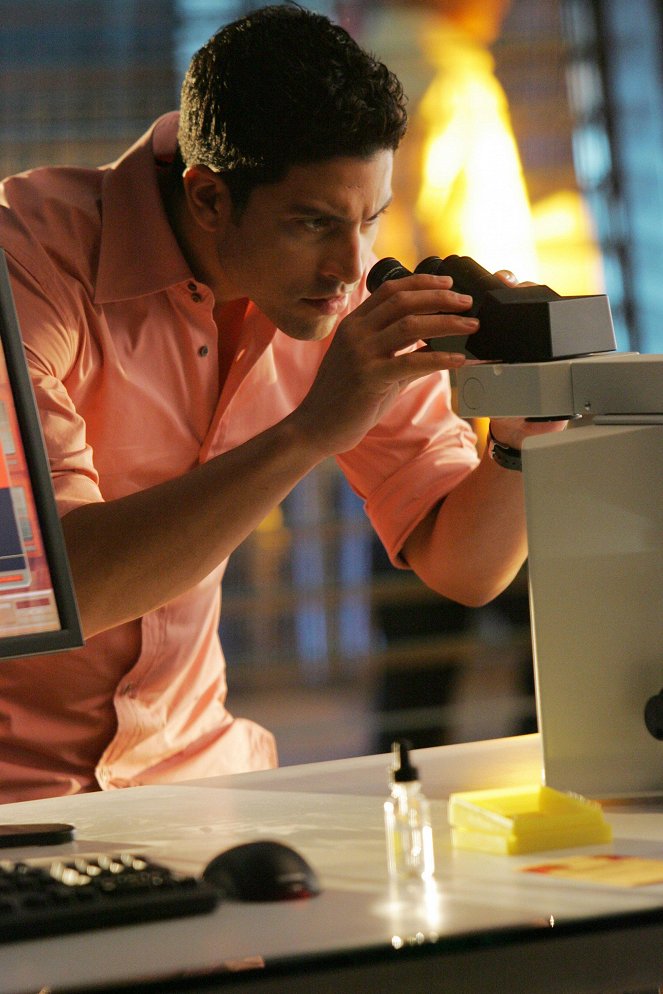 CSI: Miami - Season 5 - If Looks Could Kill - Photos - Adam Rodriguez