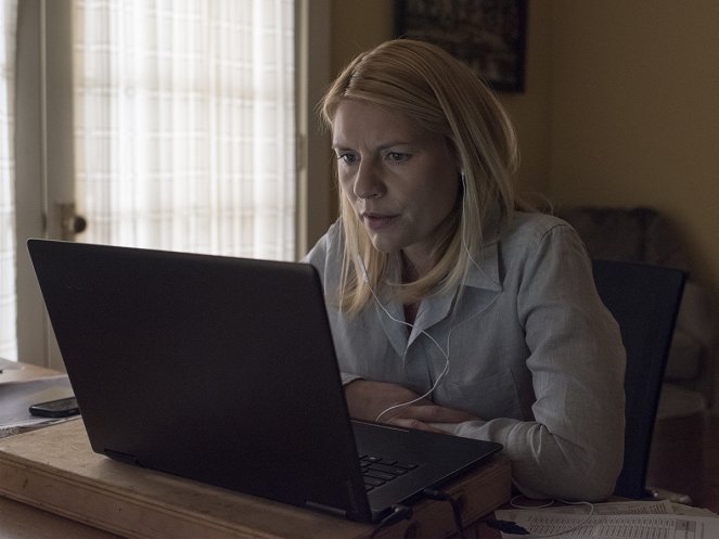 Homeland - Like Bad at Things - Photos - Claire Danes