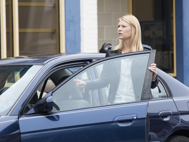 Homeland - Like Bad at Things - Photos - Claire Danes
