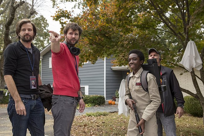 Stranger Things - Chapitre deux : Des bonbons ou un sort, espèce de taré - Tournage - Matt Duffer, Ross Duffer, Caleb McLaughlin