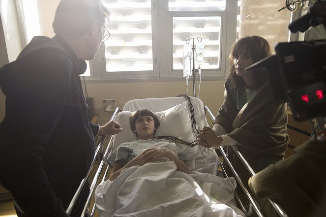 Stranger Things - Season 2 - Forgatási fotók - Noah Schnapp, Winona Ryder