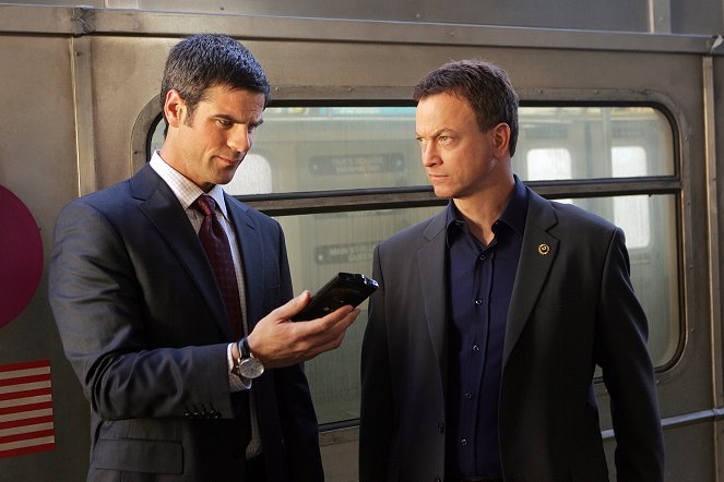 CSI: NY - Season 5 - Communication Breakdown - Photos - Eddie Cahill, Gary Sinise