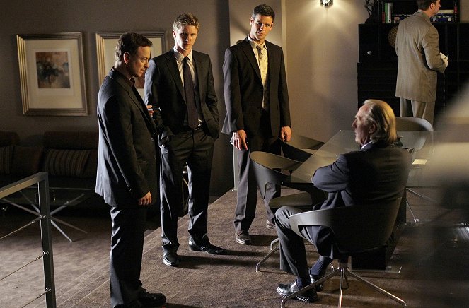 CSI: NY - Season 5 - The Past, Present and Murder - Photos - Gary Sinise, Thad Luckinbill, Eddie Cahill, Craig T. Nelson
