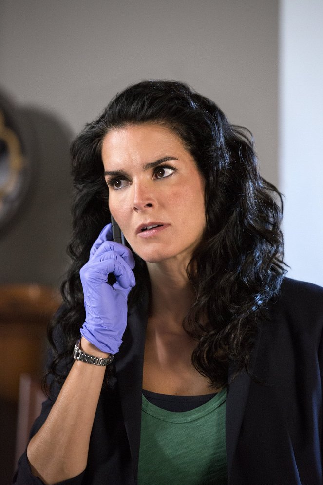 Rizzoli & Isles - Foot Loose - De la película - Angie Harmon