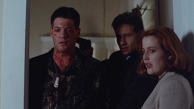 The X-Files - Fresh Bones - Van film - Kevin Conway, David Duchovny, Gillian Anderson