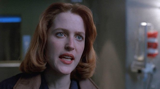 The X-Files - La Colonie, partie 1 - Film - Gillian Anderson