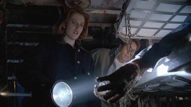 The X-Files - Død Kalm - Van film - Gillian Anderson
