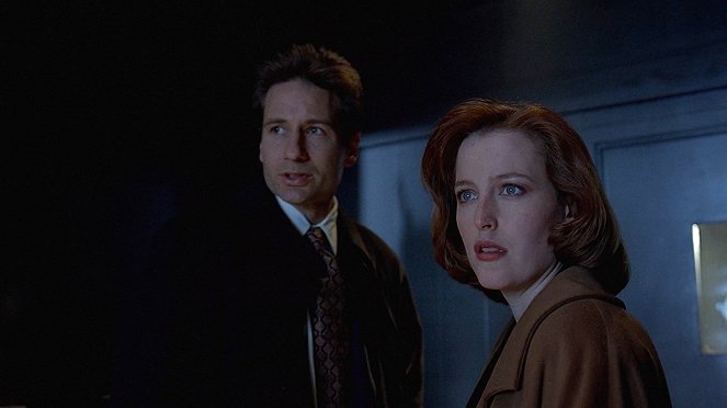 The X-Files - Contamination - Film - David Duchovny, Gillian Anderson