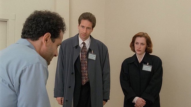 The X-Files - Soft Light - Van film - David Duchovny, Gillian Anderson
