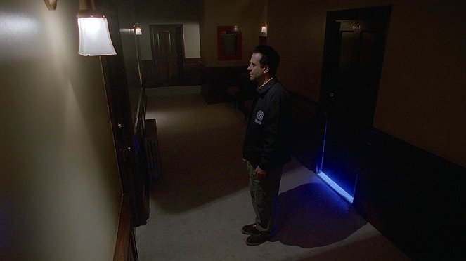The X-Files - Soft Light - Van film - Tony Shalhoub