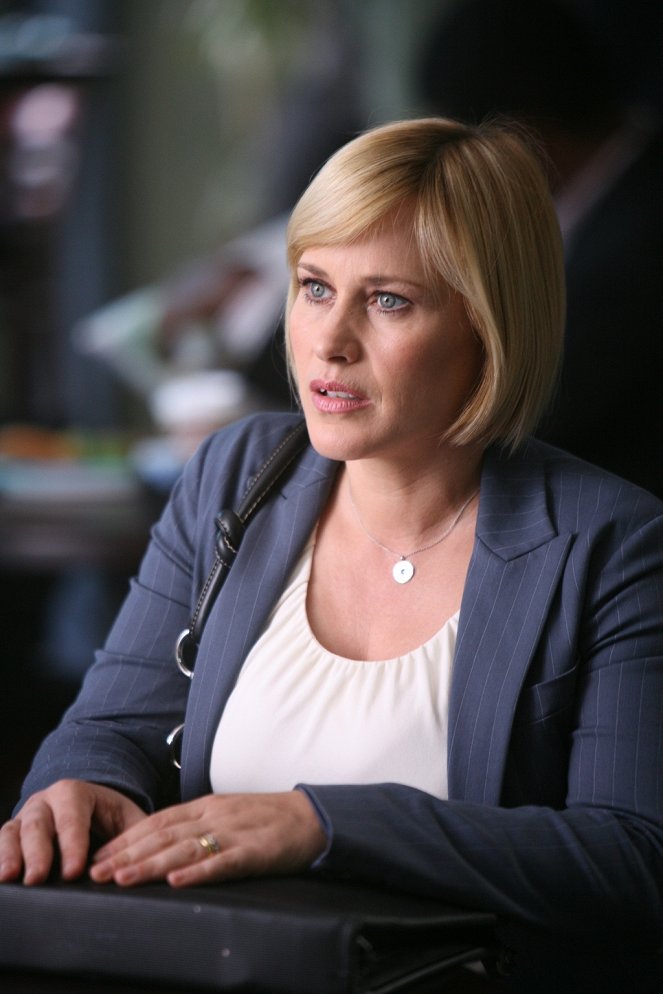 Medium - Girls Ain't Nothing But Trouble - Photos - Patricia Arquette