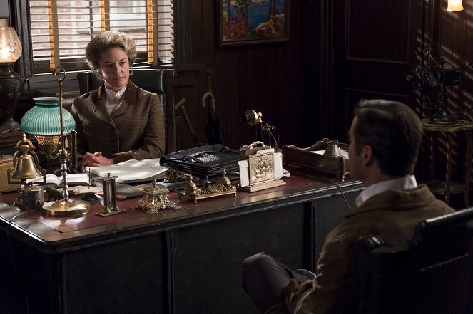 Murdoch Mysteries - Up from Ashes - Photos
