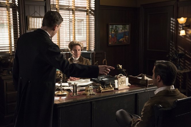 Murdoch Mysteries - Season 11 - Up from Ashes - Photos - Helene Joy