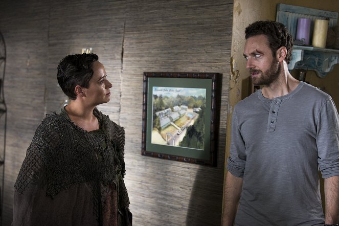 The Walking Dead - The Lost and the Plunderers - Photos - Briana Venskus, Ross Marquand