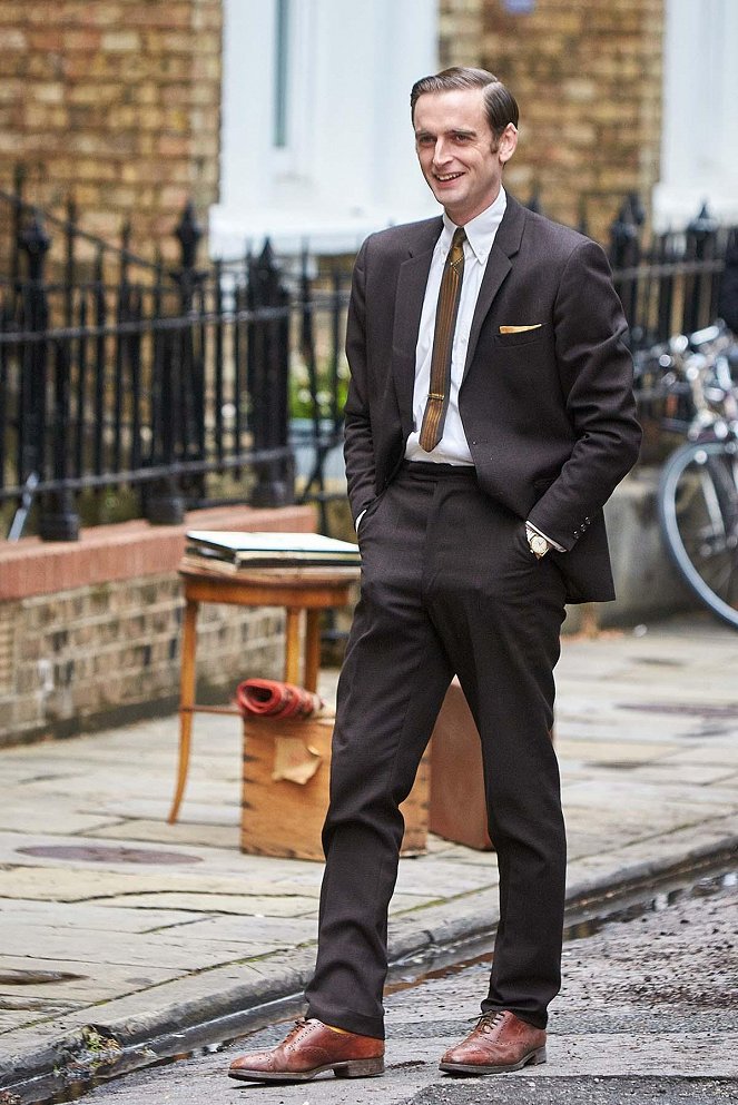 Endeavour - Season 3 - Arcadia - Van de set - Jack Laskey