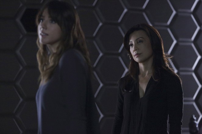Agents of S.H.I.E.L.D. - One of Us - Van film - Ming-Na Wen