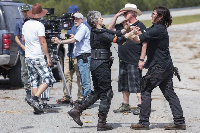 The Walking Dead - Erster Kampf - Dreharbeiten - Melissa McBride, Norman Reedus